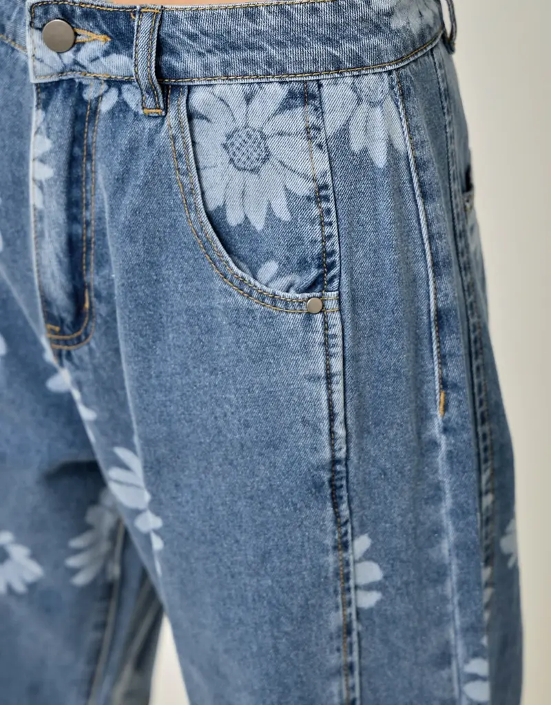 Daisy Printed Barrel Jeans