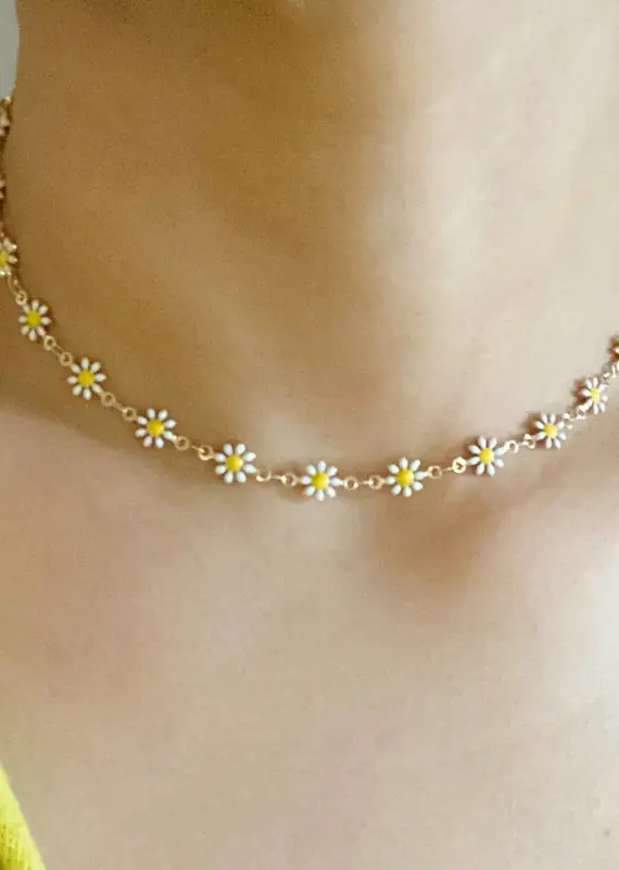 All Around Daisy Necklace