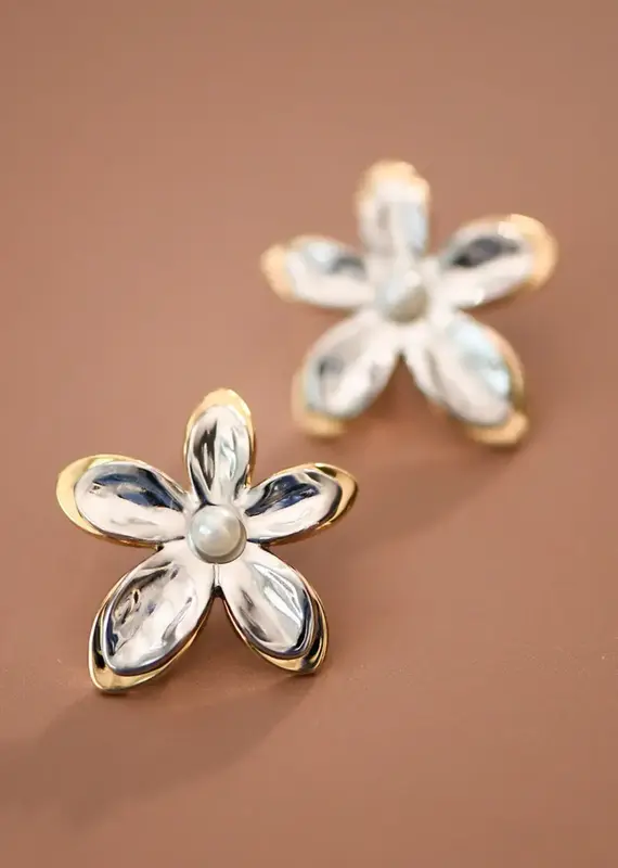 18K Gold Plated Pearl Flower Studs - Gold/Silver