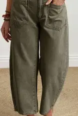 Angie Square Patch Pocket Ankle-Length Barrel Jean