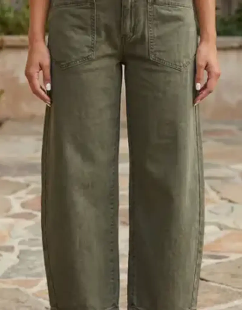 Angie Square Patch Pocket Ankle-Length Barrel Jean