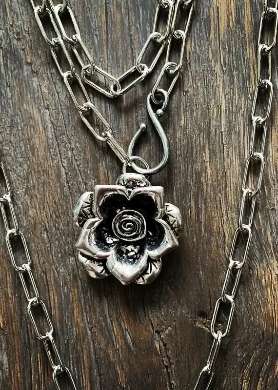 Roseanne Necklace - Silver
