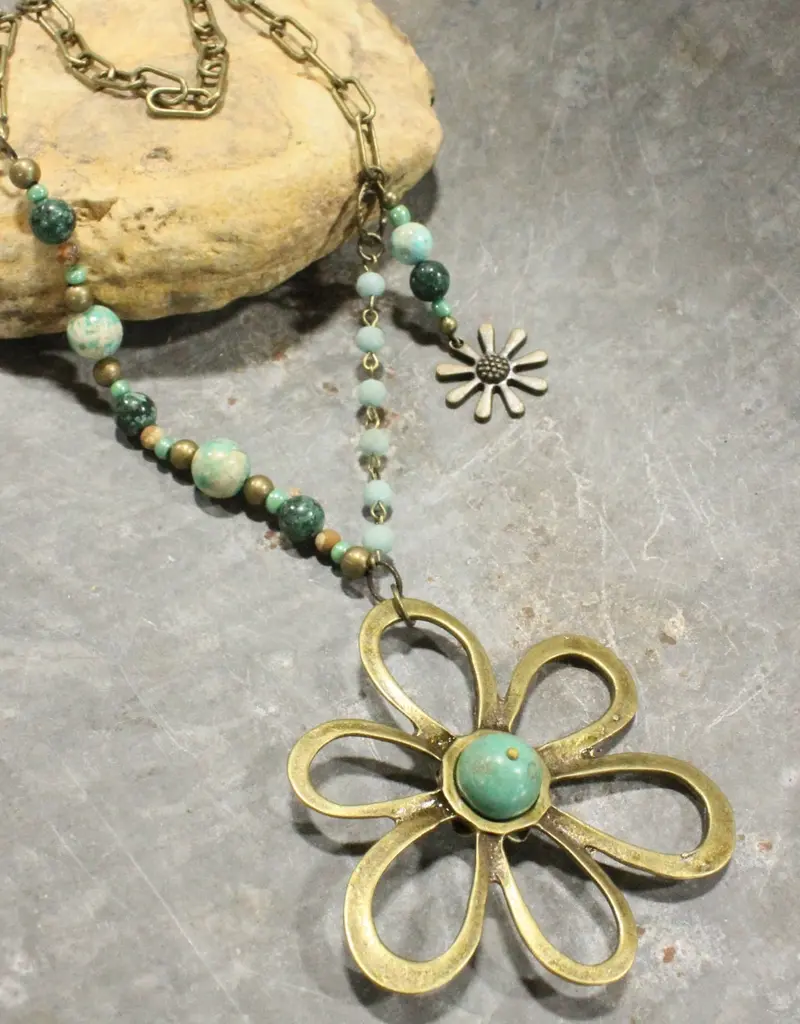 Dancing in the Daisies Necklace