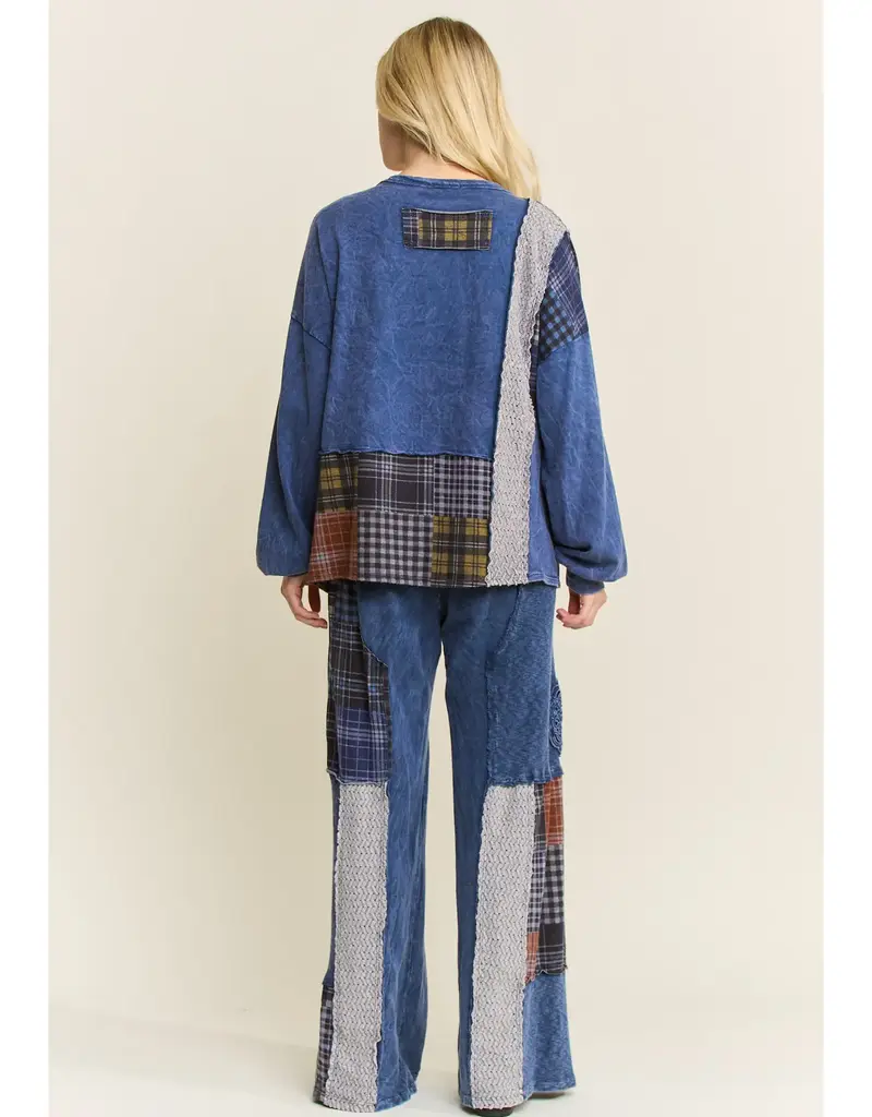 Mineral Washed Plaid Patched Doily Vneck Top