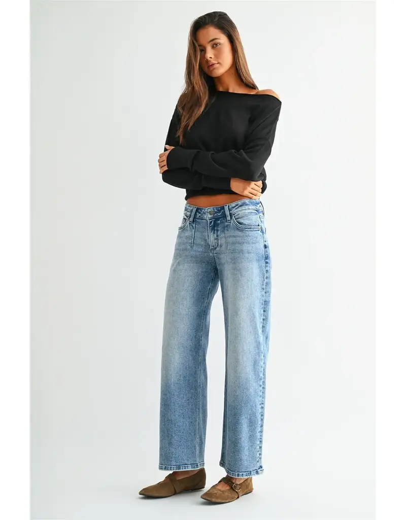 Laura Low-Rise Wide Ankle Baggy Fit