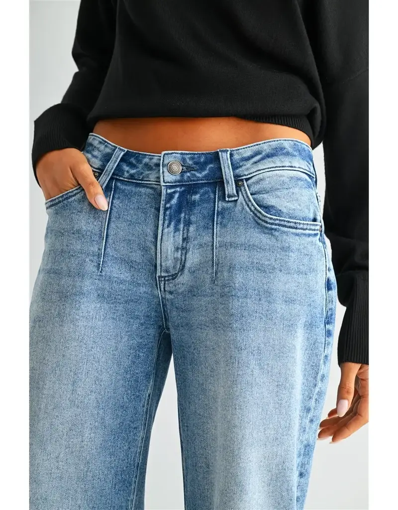 Laura Low-Rise Wide Ankle Baggy Fit