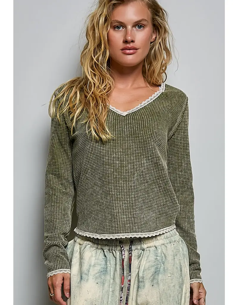 Vintage Washing Solid Stitch Overlock Trim Knit Top
