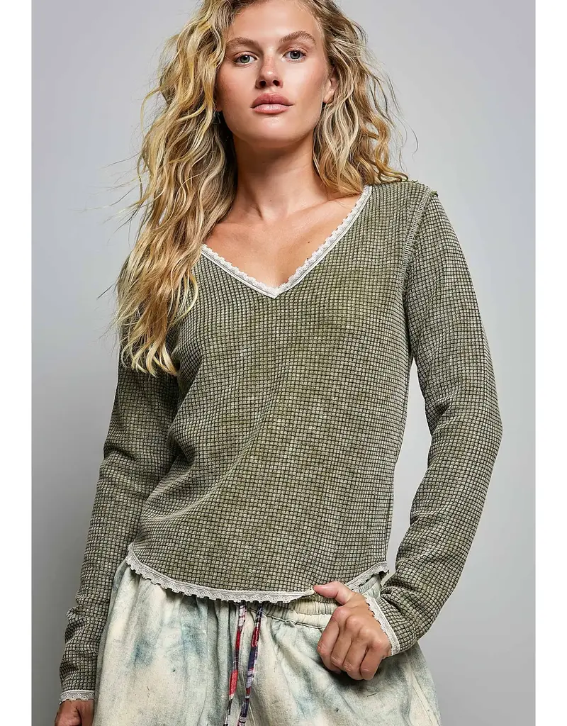 Vintage Washing Solid Stitch Overlock Trim Knit Top
