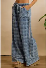 Frayed Detail Plaid Wide Leg Jeans with Dual Pockets