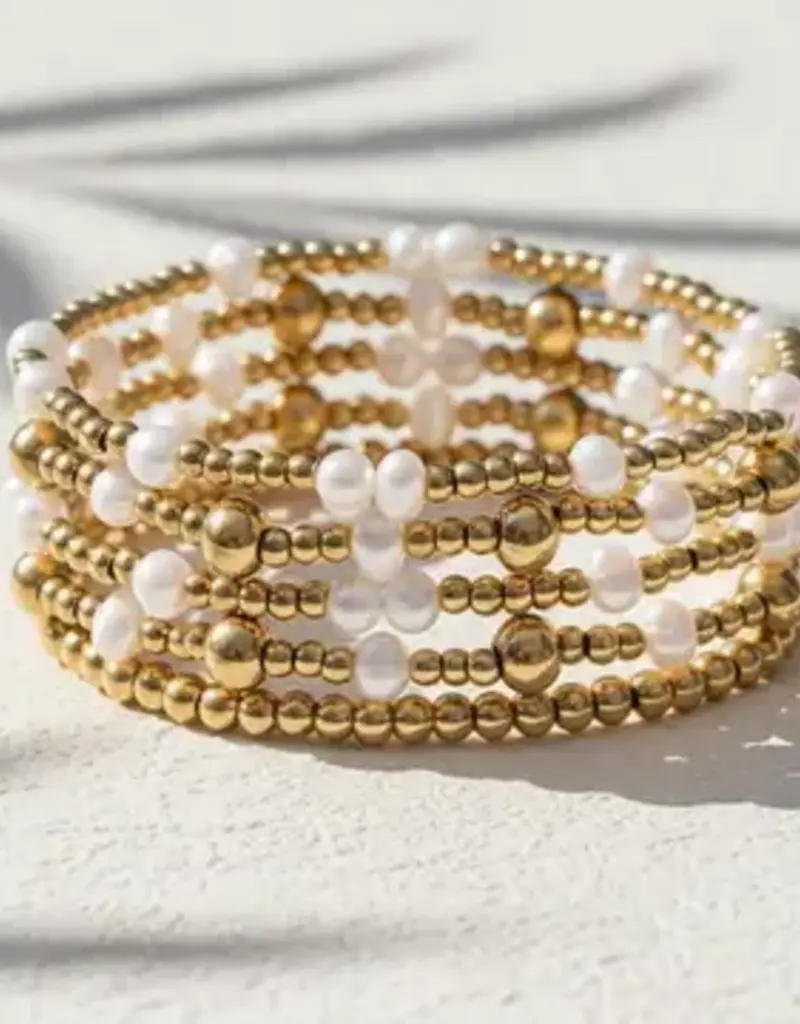 Gold Shimmering Pearl Bracelet Set
