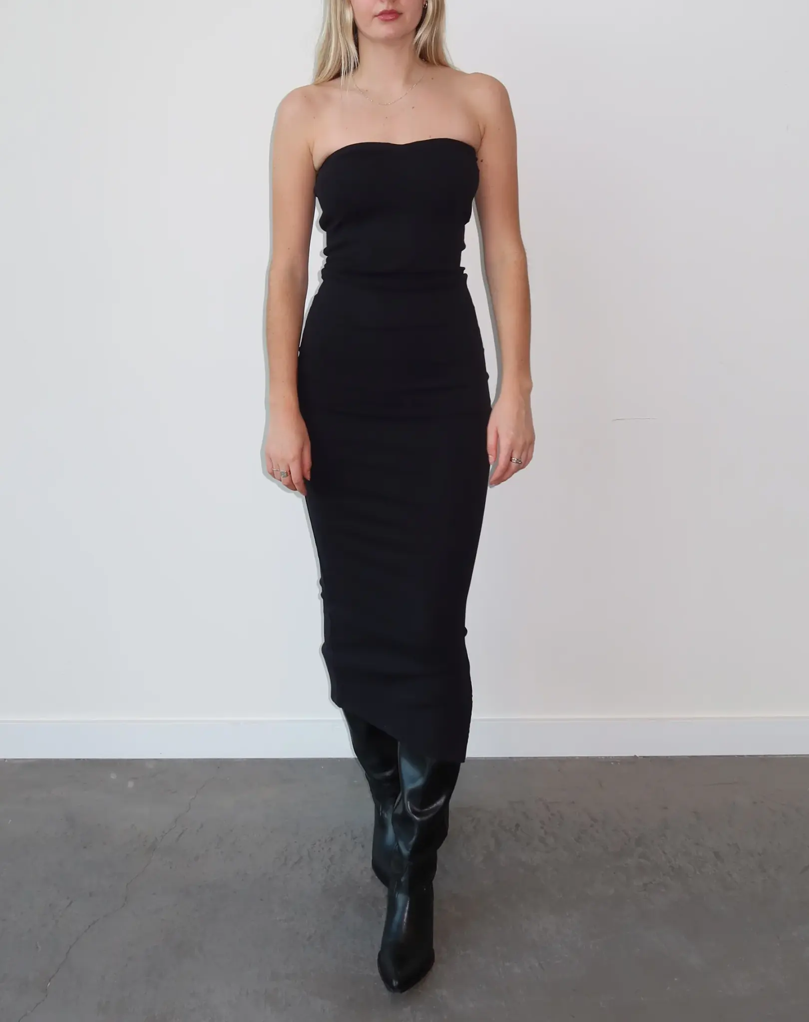 Black tube maxi dress hotsell