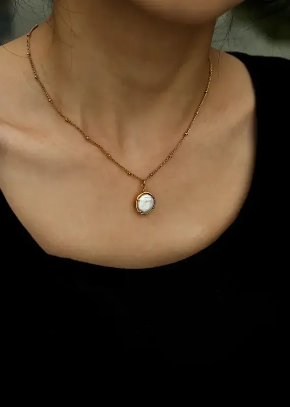 Hackney Nine Pearl Pendant Necklace
