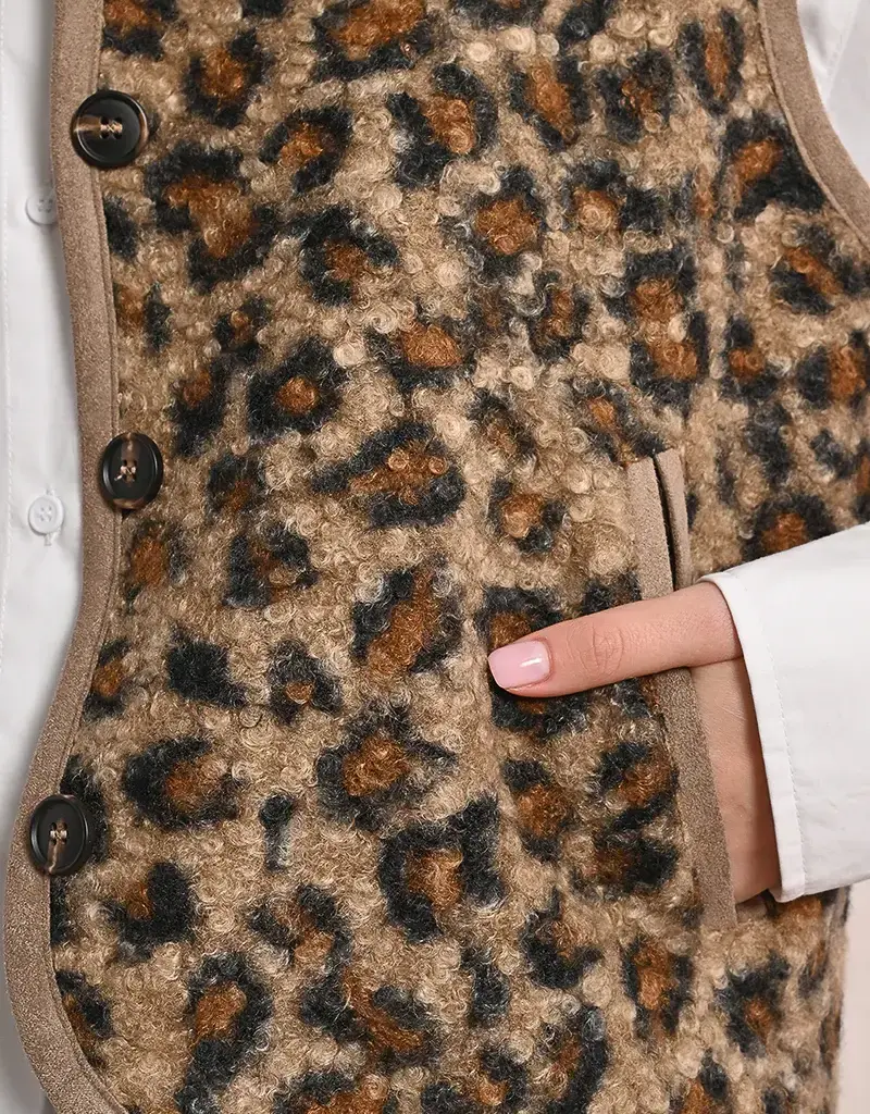 Molly Bracken Leopard Sherpa Vest
