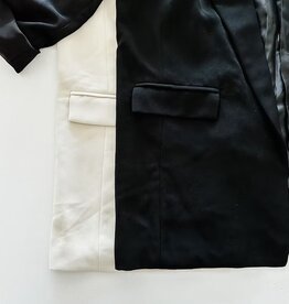 RD International The Tab Sleeve Blazer