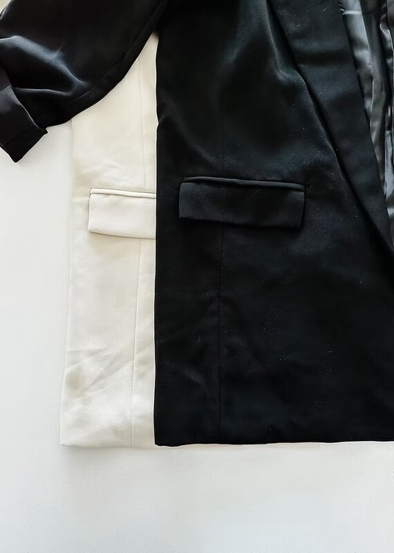 RD International The Tab Sleeve Blazer