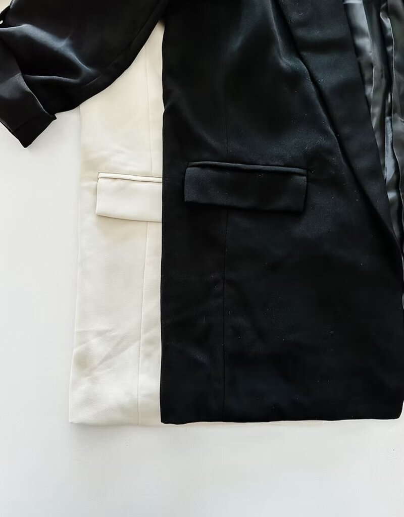 RD International The Tab Sleeve Blazer