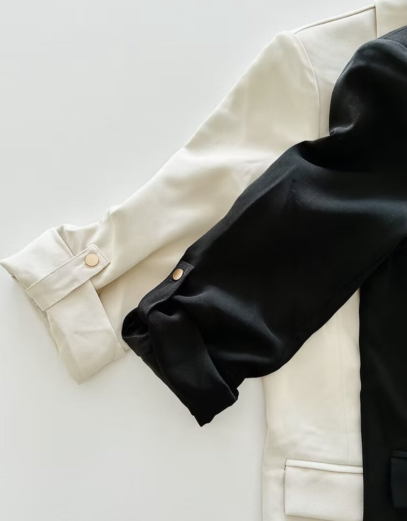 RD International The Tab Sleeve Blazer