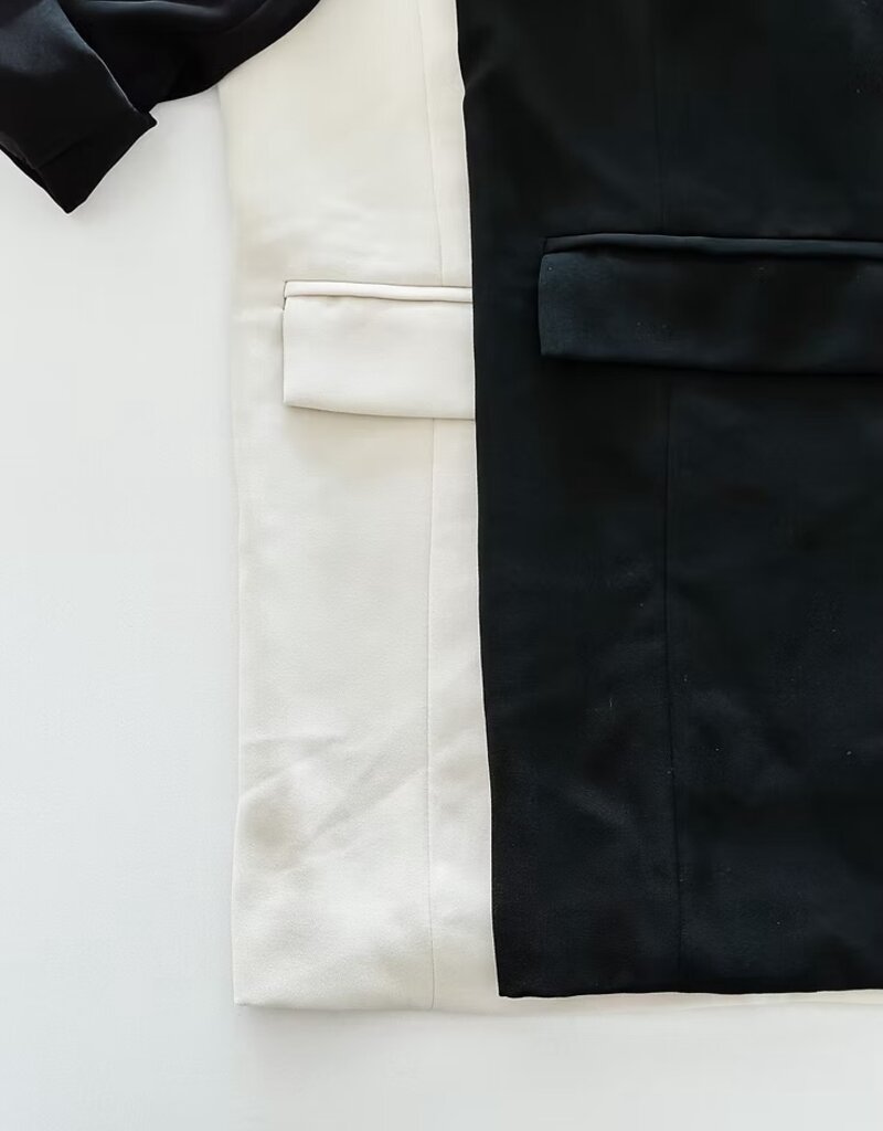 RD International The Tab Sleeve Blazer