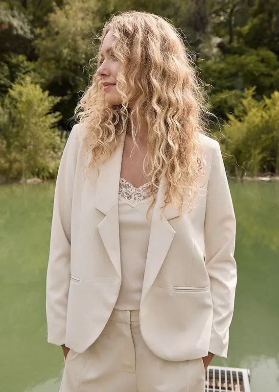 Molly Bracken The Marlowe Blazer