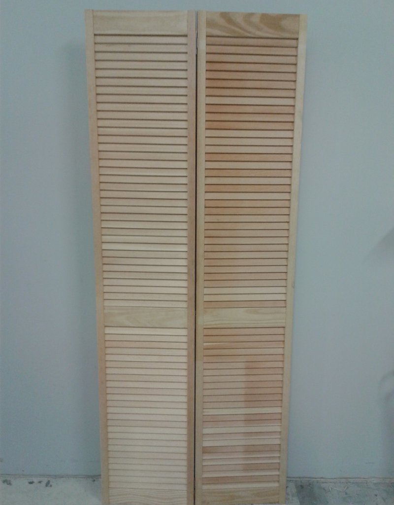 Woodbridge Store Pine Louvered Bifold Closet Door