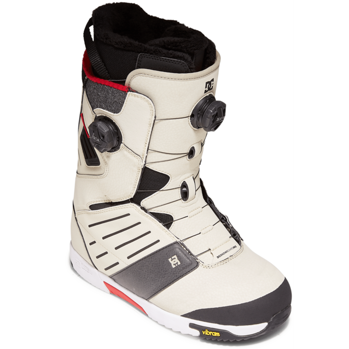 dc mutiny snowboard boots 2019