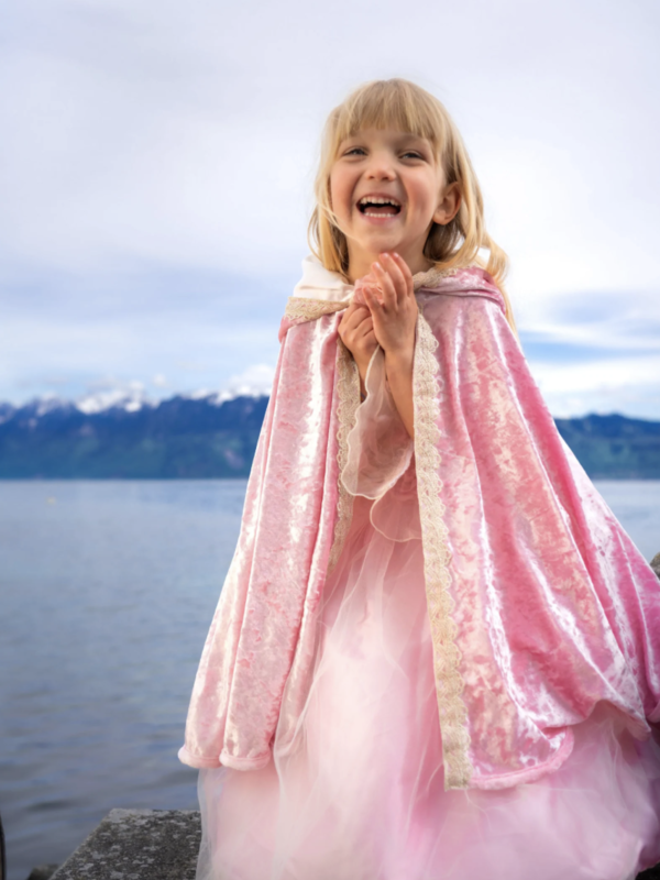 Great Pretenders Deluxe Pink Rose Princess Cape size 7-8