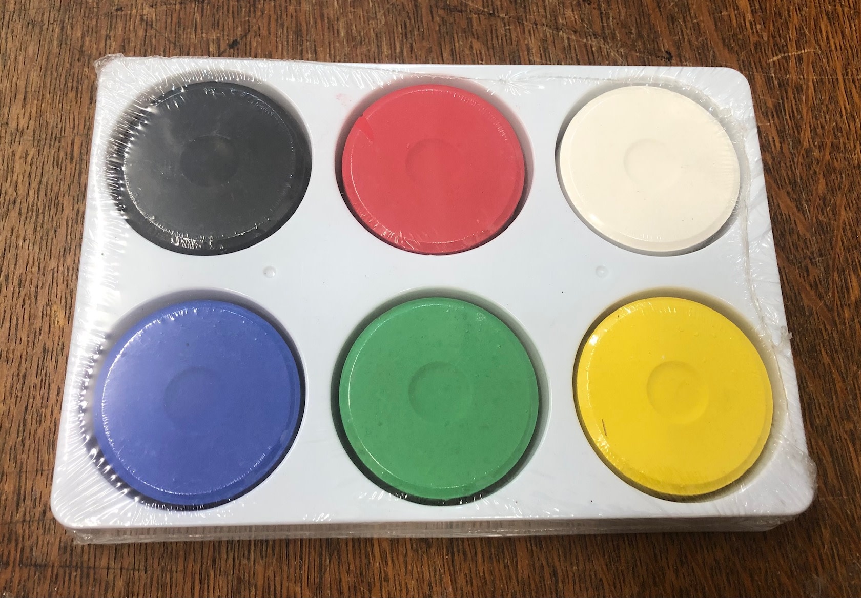 Tempera Paint Pucks & Pallette Set
