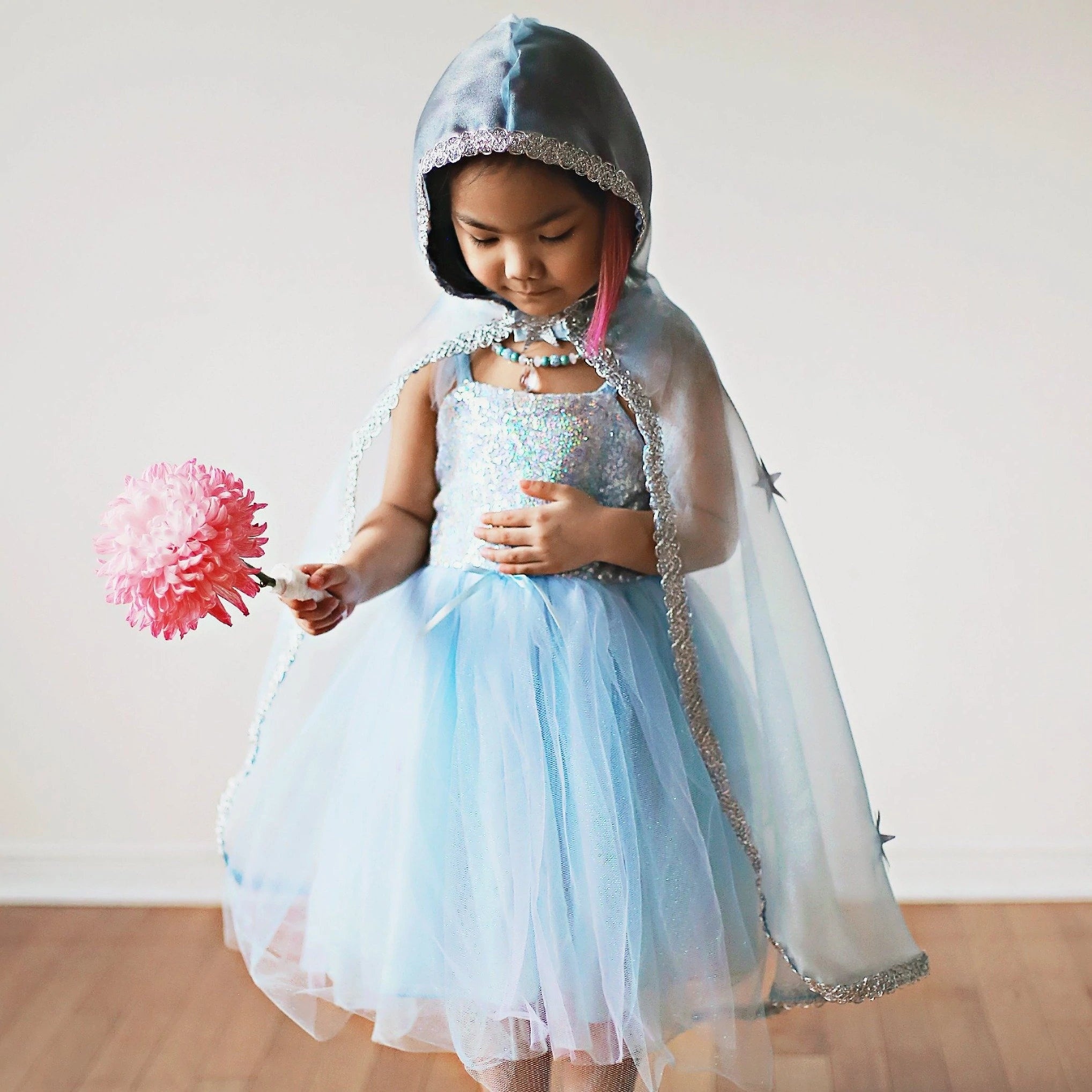 Crystal Queen Cape Size 3-4