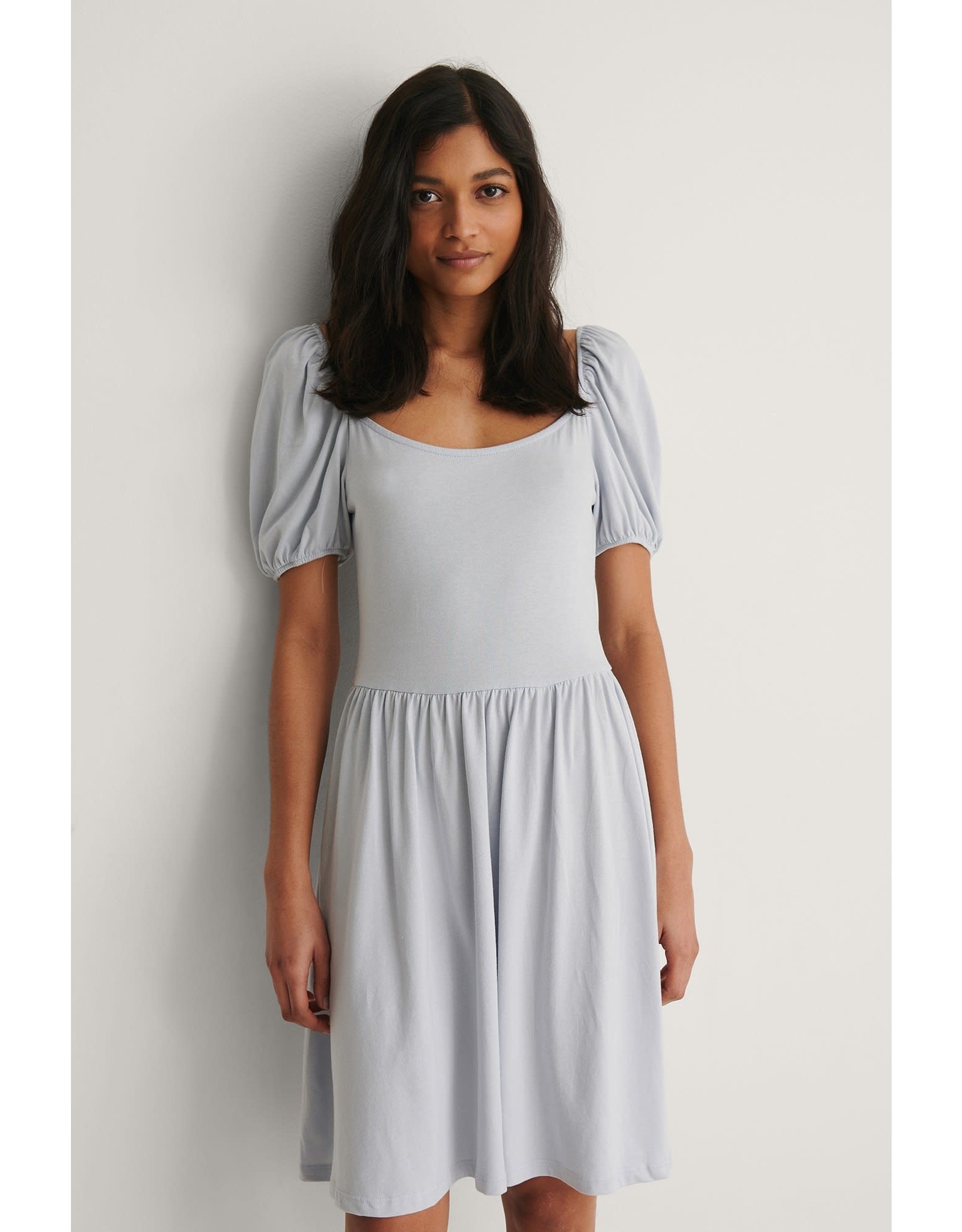 NA-KD - The Romantic Dress - Biscuit 