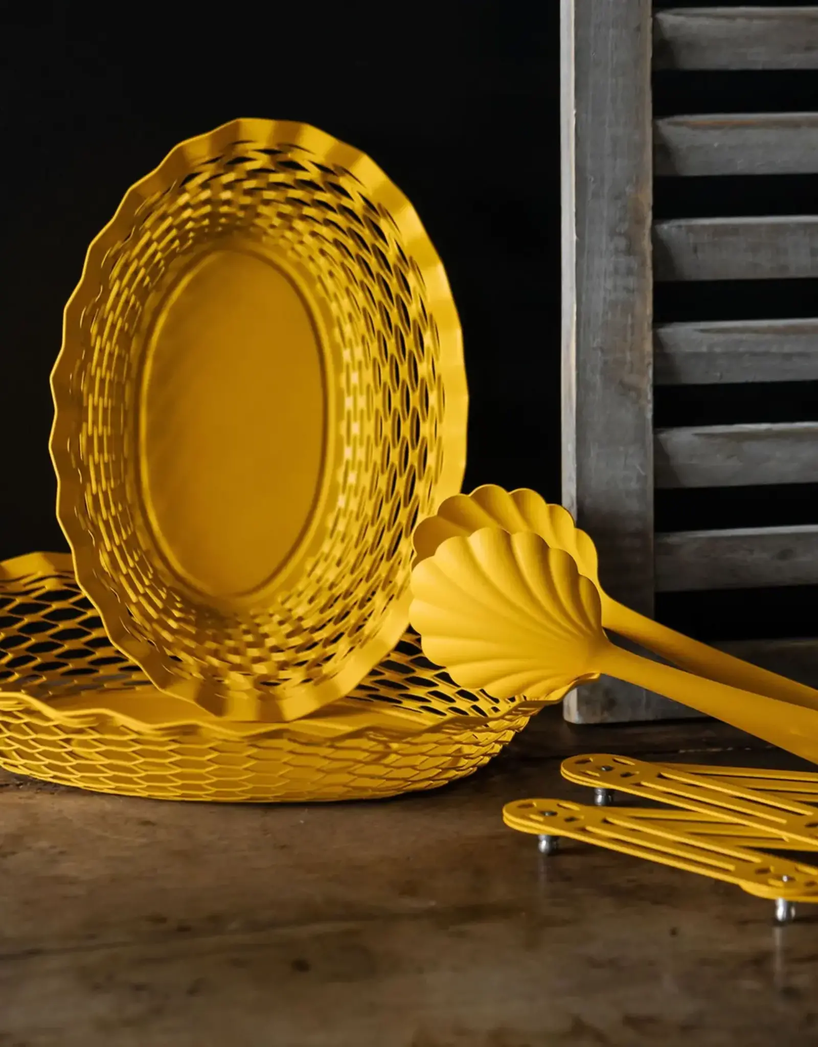 Tongs - Enamel, Saffron