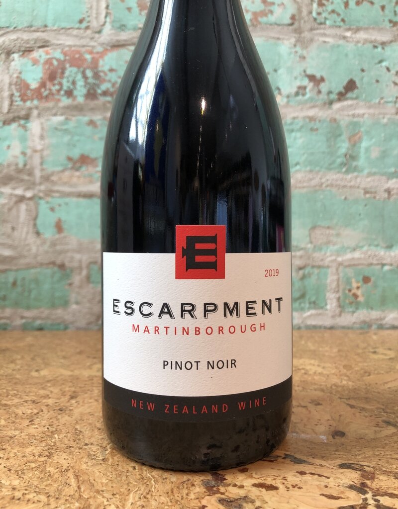 Wines ESCARPMENT NEW ZEALAND PINOT NOIR