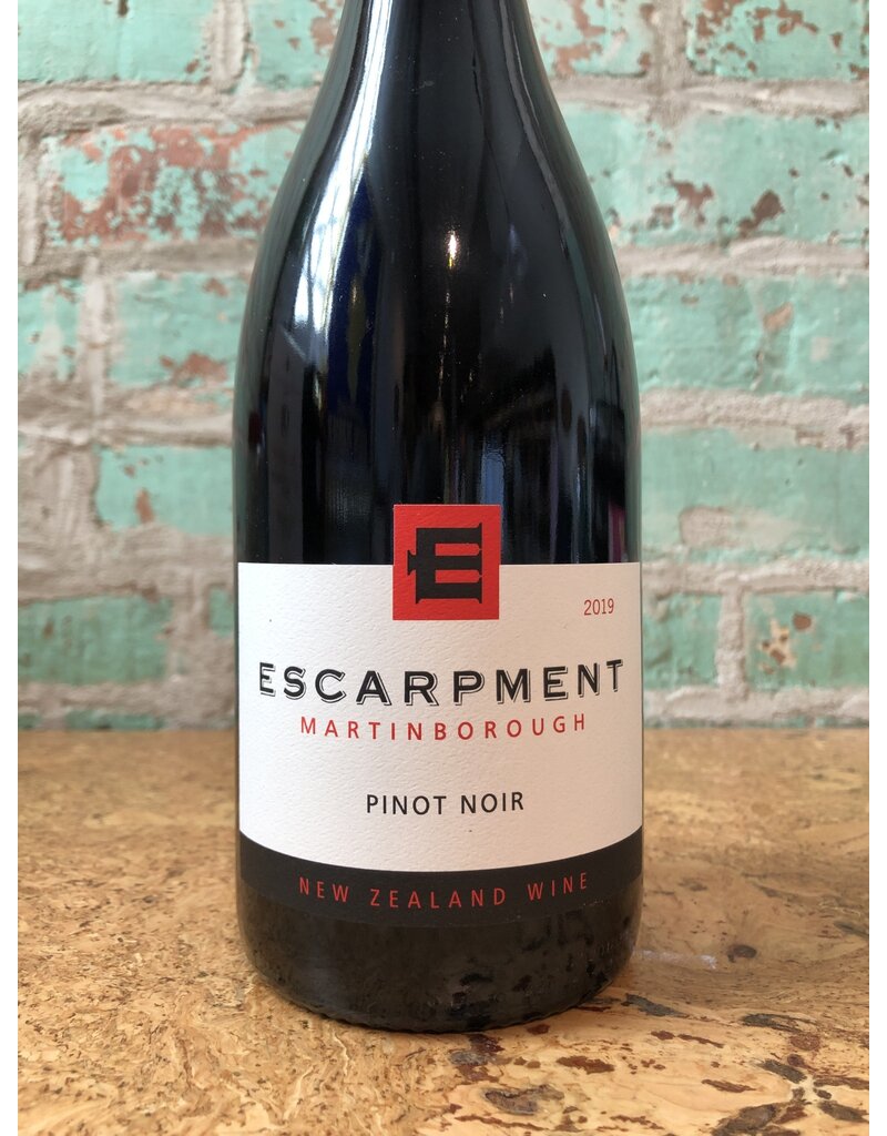 Wines ESCARPMENT NEW ZEALAND PINOT NOIR