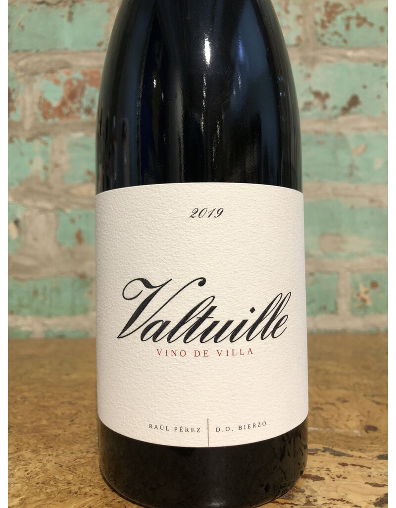 Wines CASTRO VENTOSA 'VALTUILLE' VINO DE VILLA