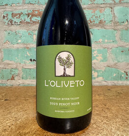 Wines L'OLIVETO PINOT NOIR