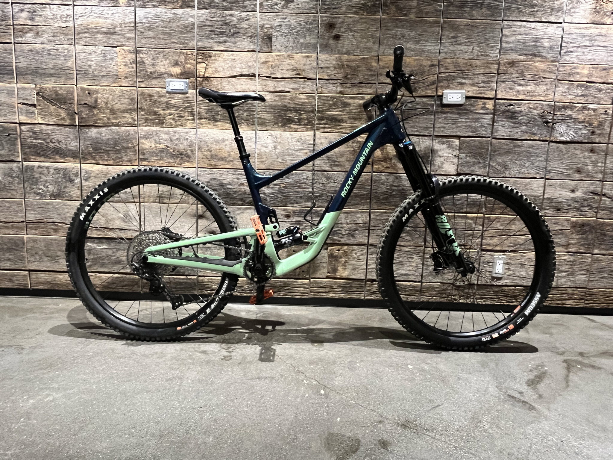 Rocky Mountain 2024 Rocky Mountain Altitude A50 Ex Rental