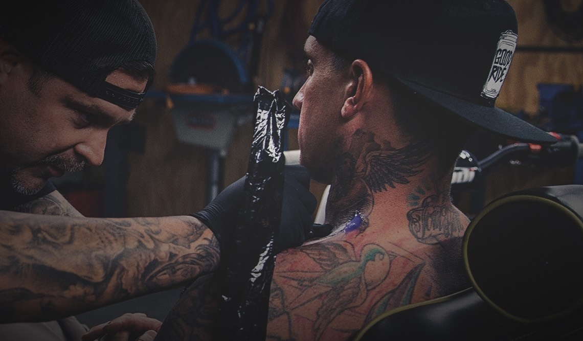 Carey Hart getting tattooed