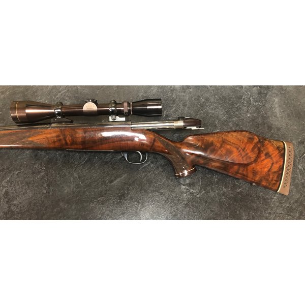 Weatherby Mark V Bolt Action Rifle  .240 Wea Mag w/Leupold 3X9 Scope
