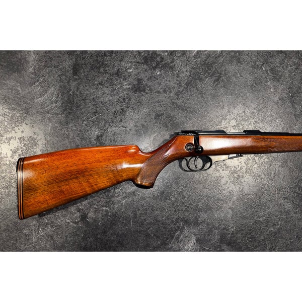 Walther KKJ 22LR Bolt Action w/Mag ( No Sights)