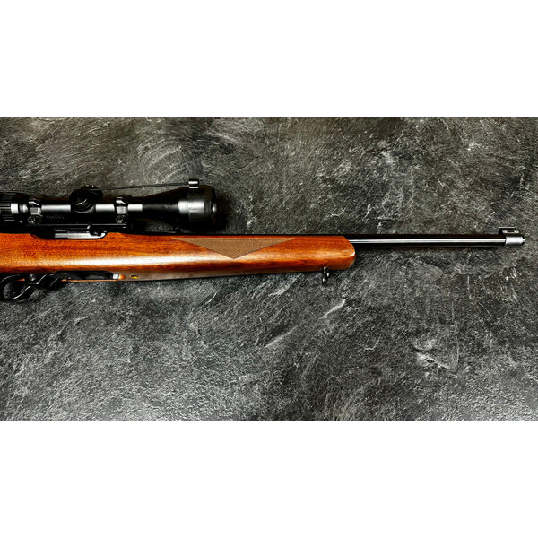Ruger 10/22 Deluxe 22 LR w/Bushnell Elite 3-9 Scope
