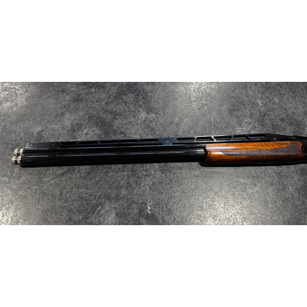 Trap 12ga 32" Over/Under w/Adj Comb Case & Chokes