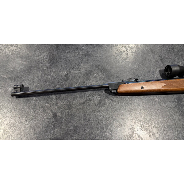 Model 350 .177 Air Rifle w/Hawke 1.5-6 Scope 1150fps