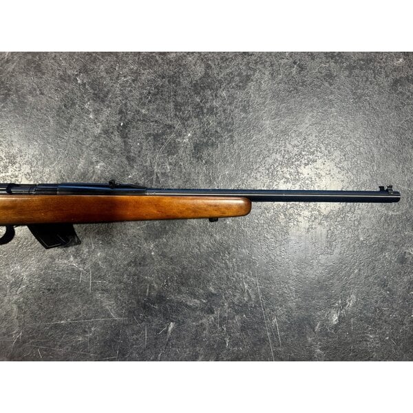Remington Model 581 Left Hand 22 LR 20" BBL Bolt Action w/Sights & 2 Mags