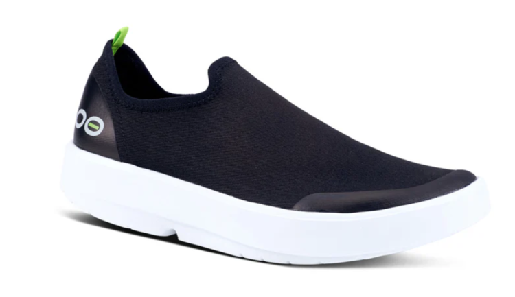 OOFOS Women’s Oomg Eezee Low