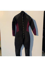 Lightly Used Wmns 11/12 3-2mm Purple SeaQuest Wetsuit