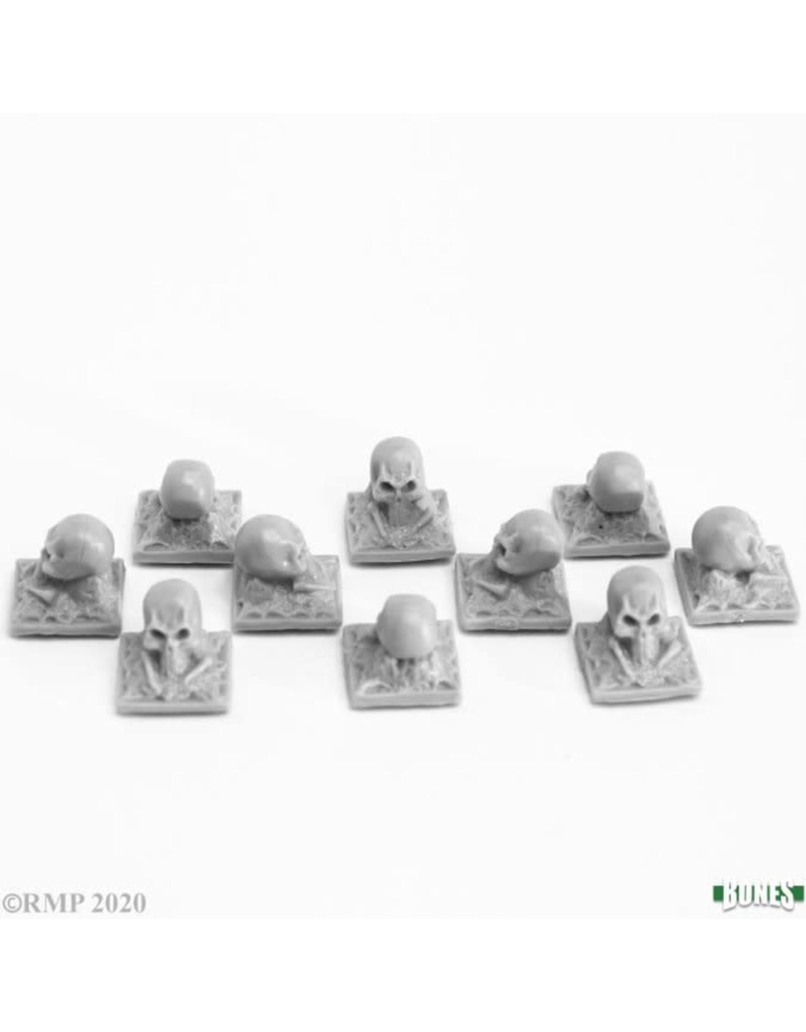 Reaper Mini Graveyard Finial: Skulls (10)