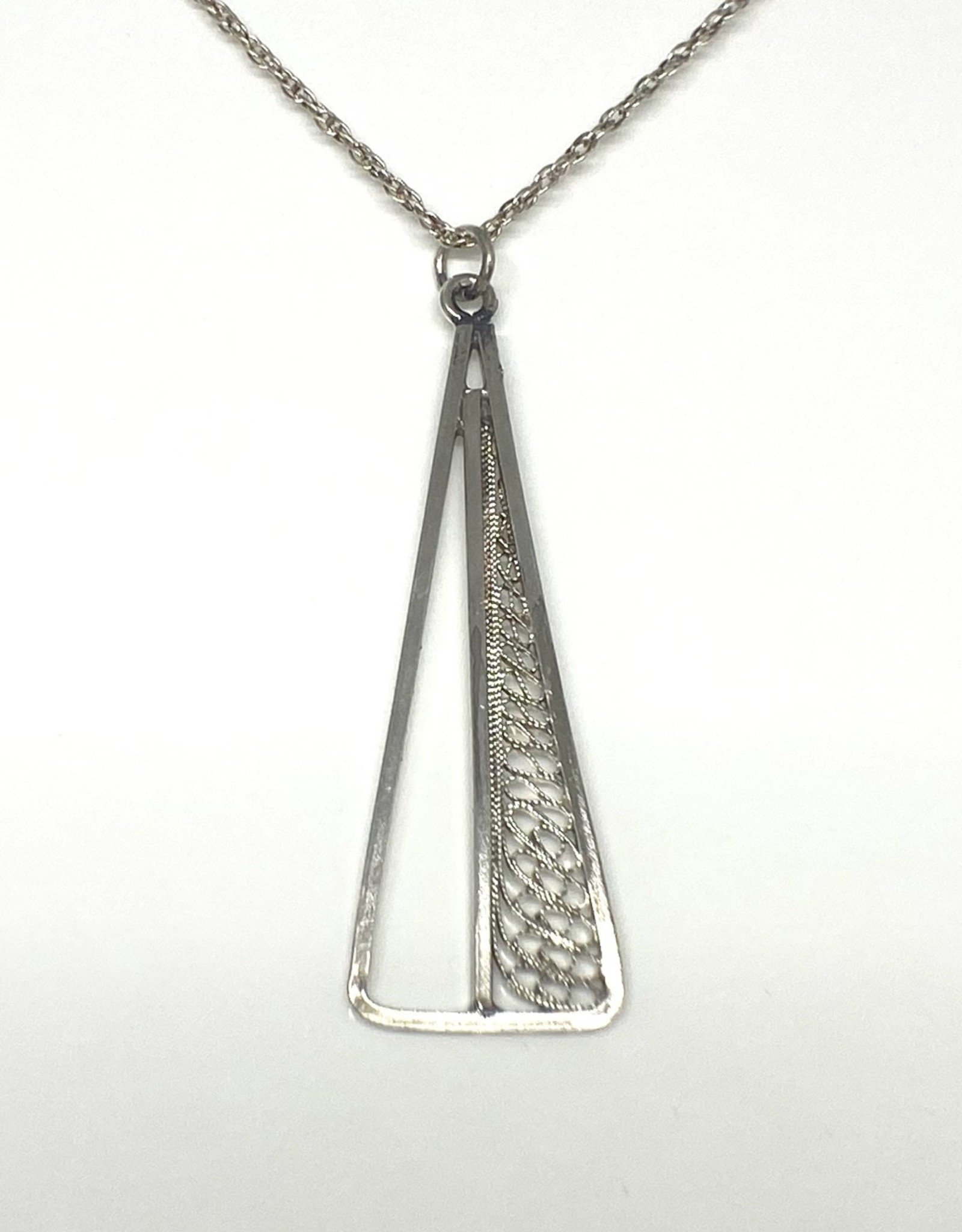 Nobles Metales Silver Triangle Necklace