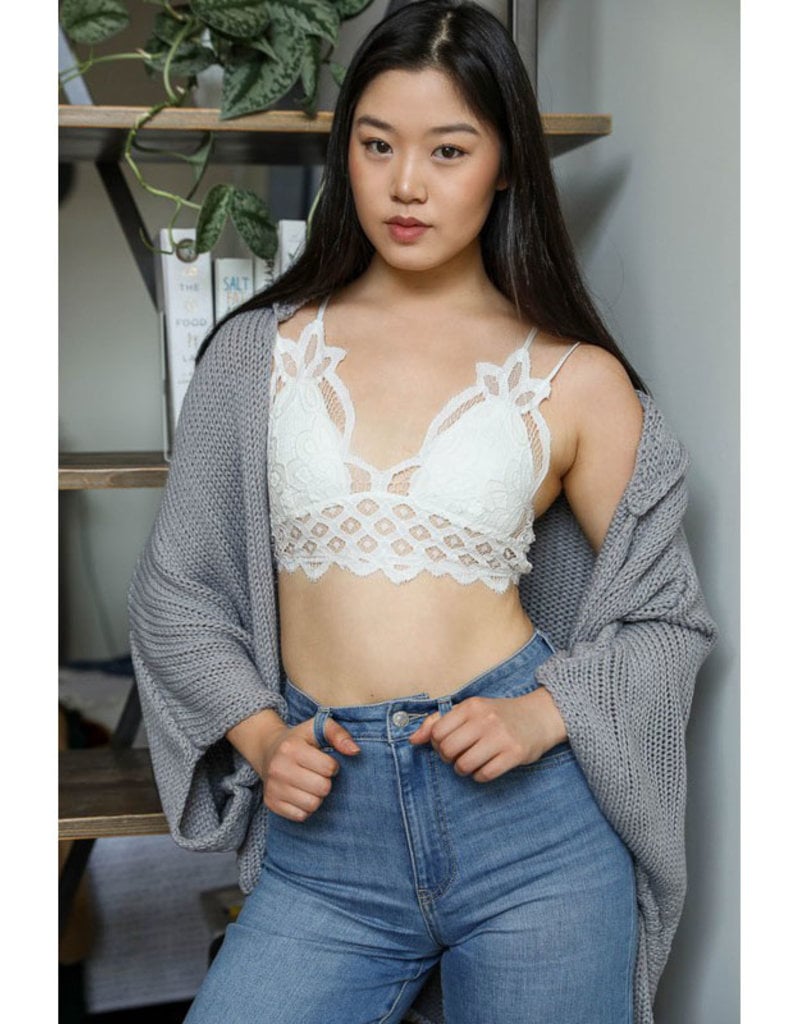 https://cdn.shoplightspeed.com/shops/627081/files/34274623/800x1024x1/leto-accessories-crochet-lace-bralette.jpg