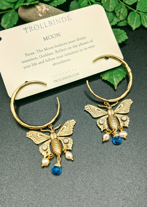 Trollbinde Sibylline Moth Studs