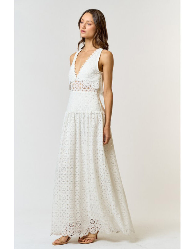 lalavon Scallop Lace Maxi Dress