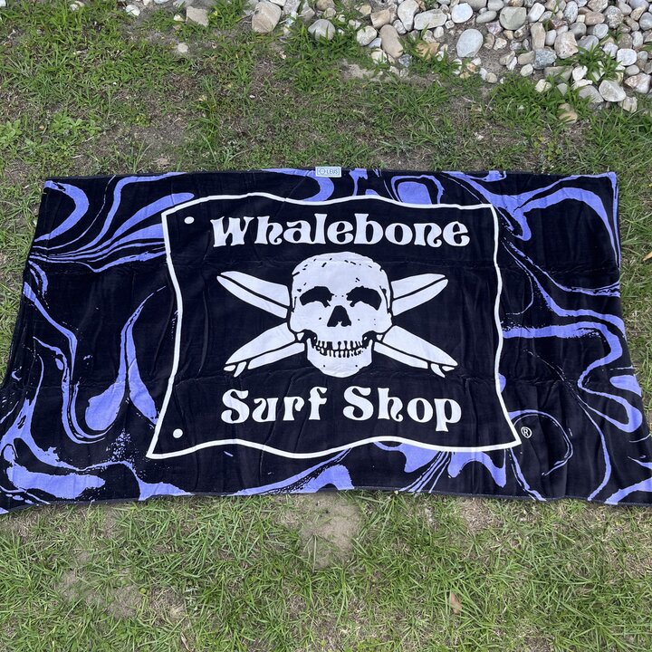https://cdn.shoplightspeed.com/shops/627109/files/56150181/720x720x1/leus-leus-whalebone-flag-towel.jpg